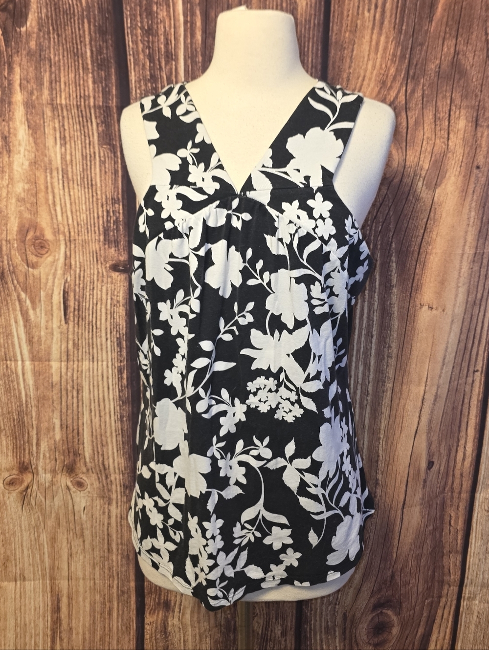 White House Black Market Floral Top Size XL Black/White